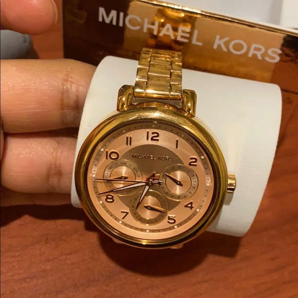Michael Kors watch - Picture 4 of 4